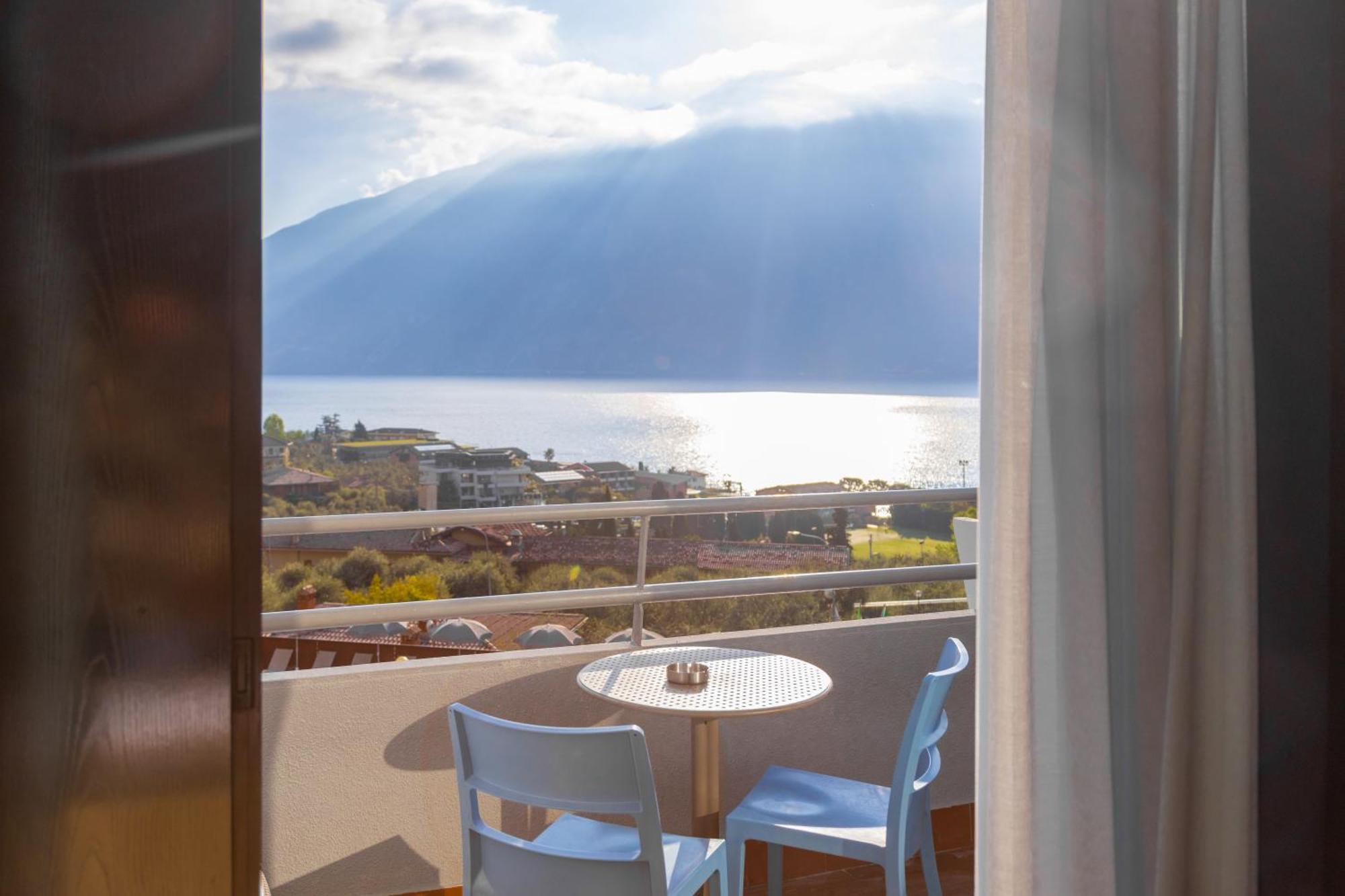 Aria Life Hotel Limone sul Garda Exterior photo